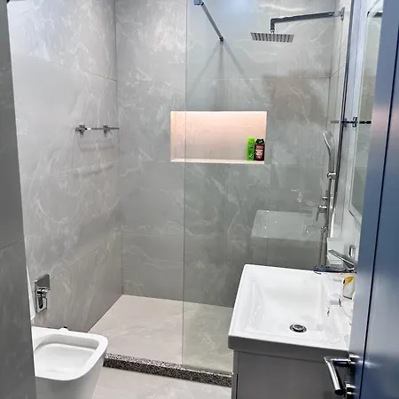Modern Loft In Prime Location דירה *