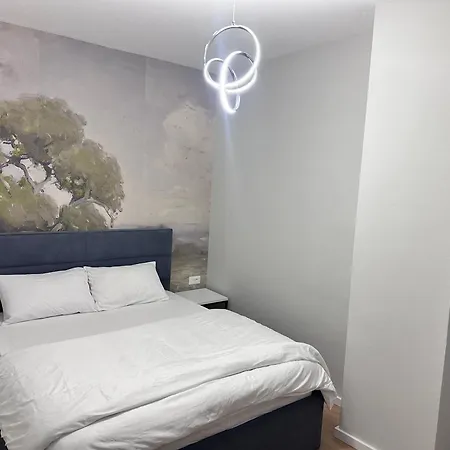 Modern Loft In Prime Location Lägenhet Tirana